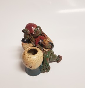 Keramik Wassermann sitzend Nr. 2079 (L)